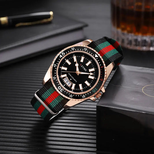New fashionable men's nylon strap calendar watch