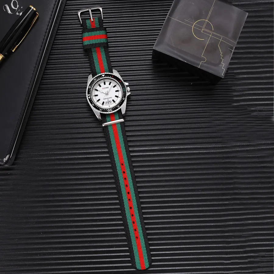 New fashionable men's nylon strap calendar watch